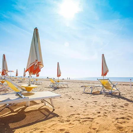 Lejlighed Modern Seafront Flat With Stunning Views *