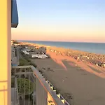 Modern Seafront Flat With Stunning Views Apartment