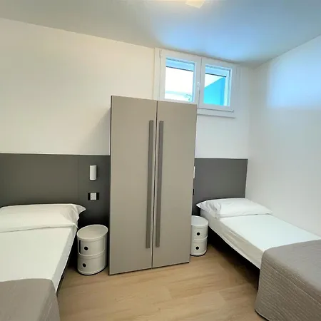 Modern Seafront Flat With Stunning Views *