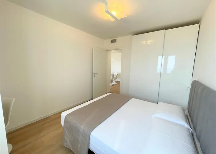 Modern Seafront Flat With Stunning Views Appartamento *