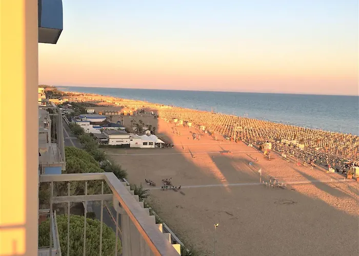 Modern Seafront Flat With Stunning Views Appartamento